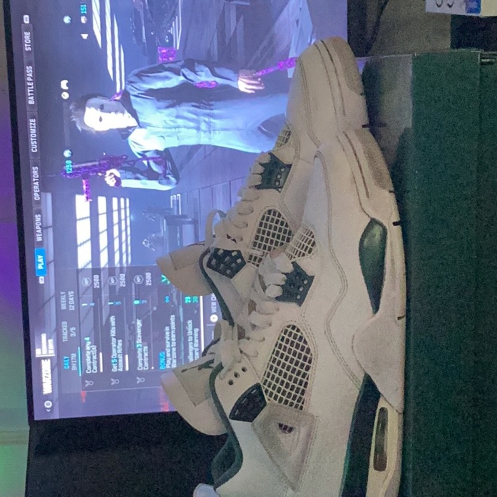 Jordan 4